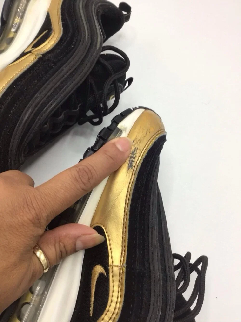 Nike Air Max 97 Shoes Youth Size 5.5Y Black Gold Running Sneakers 921522-014